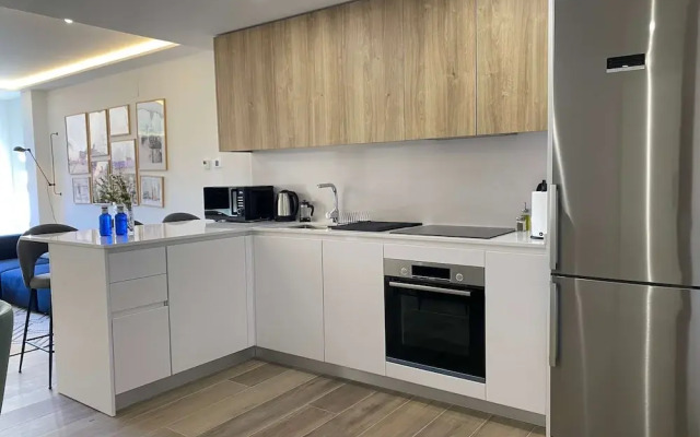 w Trendy 2BR w Sunny Terrace in Chueca