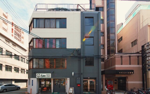 Ark Guest House Namba - Hostel