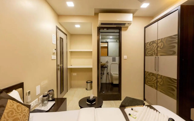 The Majlis Hotel - Near Taj Hotel Colaba