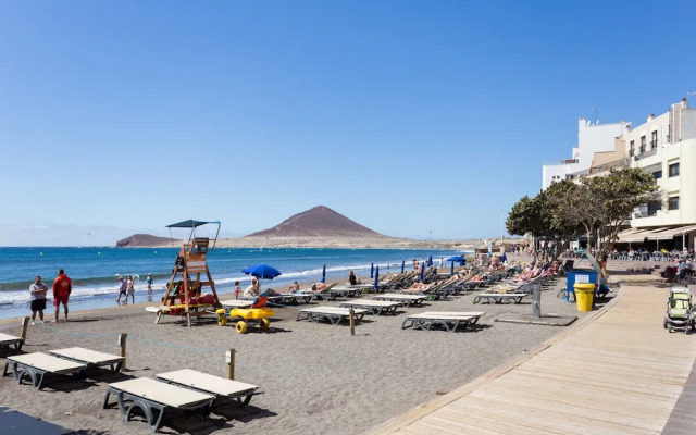 Beach Life Apartment, Exclusive Seafront Triplex