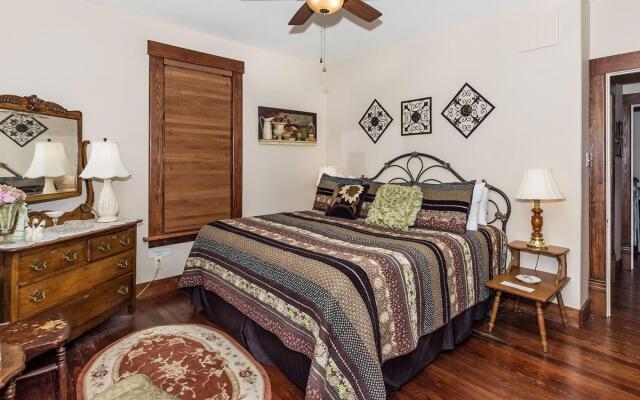 Mistletoe House in Fredericksburg