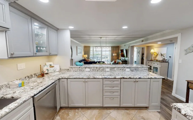 Shoreline Towers 3025 2 Bedroom Condo