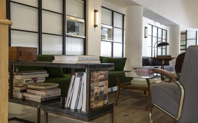 Lily & Bloom Hotel