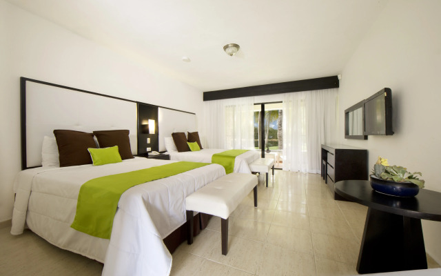 Viva Wyndham Dominicus Beach Resort — All Inclusive