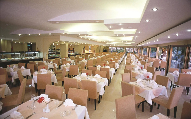 Falcon Hotel