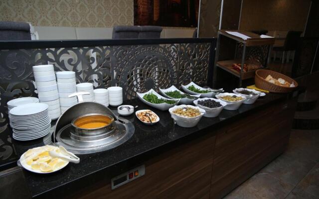 Grand Silay Hotel