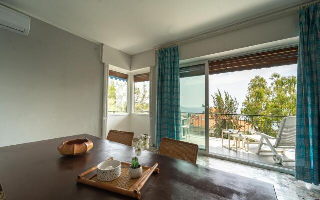 Large Apartment With Panoramic Terrace by Wonderful Italy