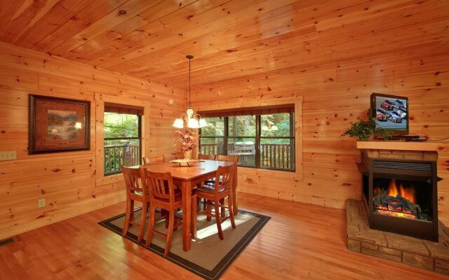 Bear Cub Lodge