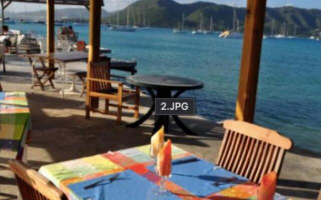 Sainte Anne, Très joli T2 refait à neuf