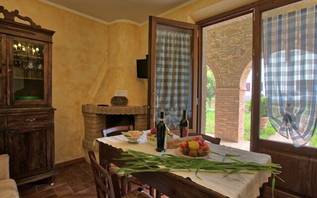 Charming Tuscan Farmhouse