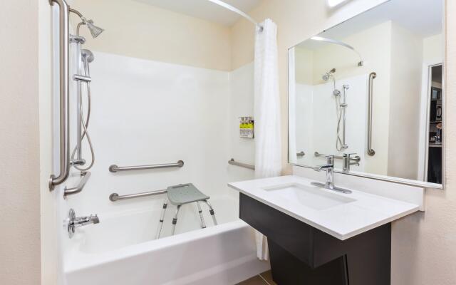 Candlewood Suites Huntersville by IHG