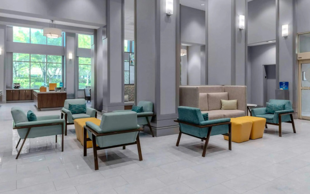 Hampton Inn & Suites Arlington Crystal City DCA