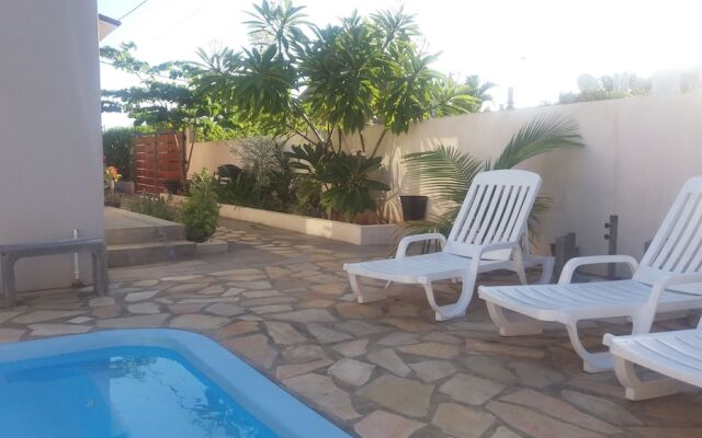 Sunny Private First Floor 1-br Beach Apartment With Spacious Balcony, Pool, Wifi