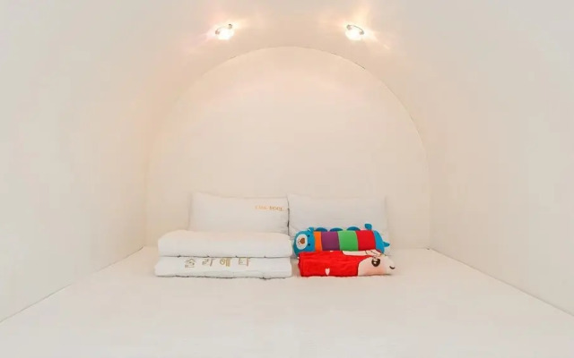 Gyeongju Jullietapoolvilla&kidspension