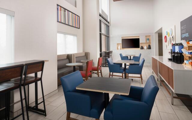 Holiday Inn Express & Suites Olive Branch by IHG