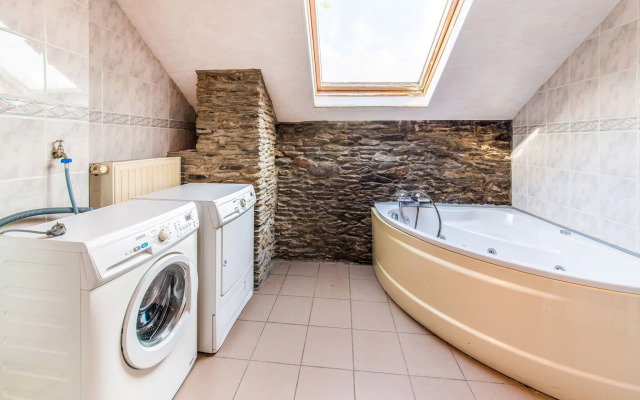 Beautiful Farmhouse in Brisy With Sauna