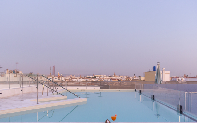 Hotel Macia Sevilla Kubb