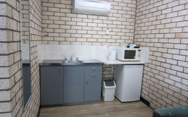 Cowra Crest Motel