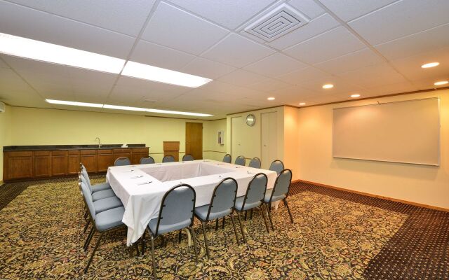 Days Inn by Wyndham St. Charles IL