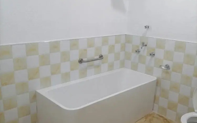 White Diamond Apartment