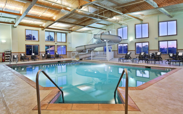 Country Inn & Suites by Radisson, Galena, IL