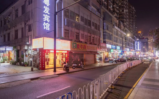 Yuefa Hotel (Shenzhen Dongmen Old Street Shaibu Subway Station)