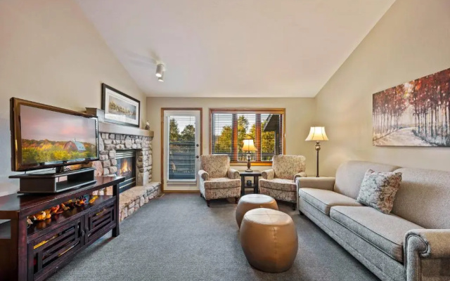 Evergreen Hill Condominiums