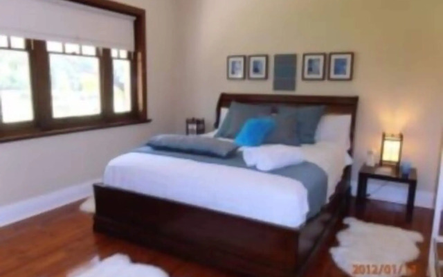 Barristers Block Vigneron Villa