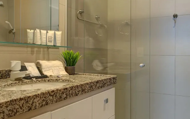 Sea View Praia de Iracema 2 Bedrooms 5 People 200mb Wifi By DM Apartments