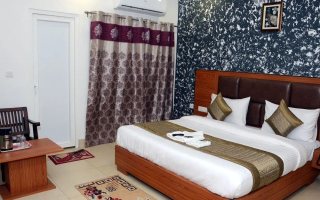 Hotel Noida Suites