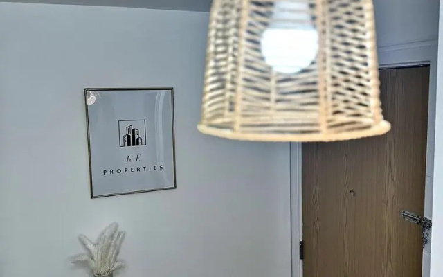 Birmingham City Centre- Free Parking - No Deposit
