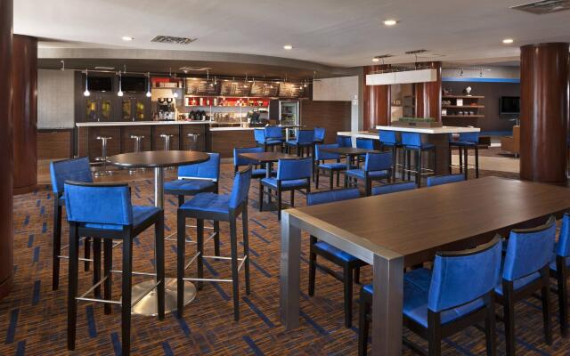 Courtyard By Marriott Farmington