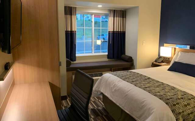 Microtel Inn & Suites by Wyndham Woodland Park