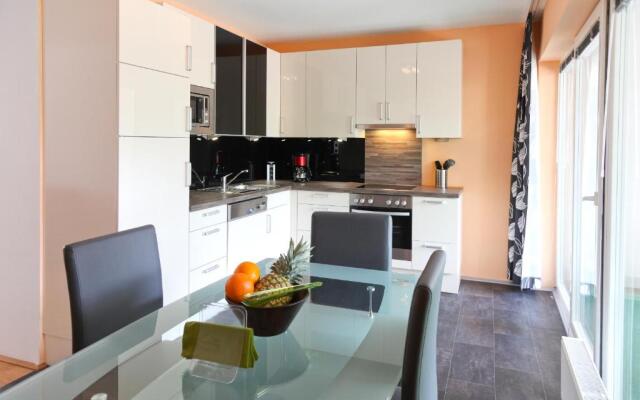 3 rooms Sunny Apartments-Schoenbrunn, 100m2 with balcony