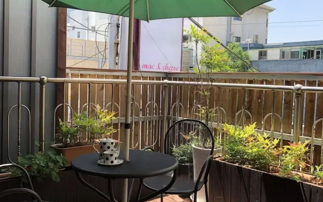 Slow Tree House Hongdae - Caters to Women