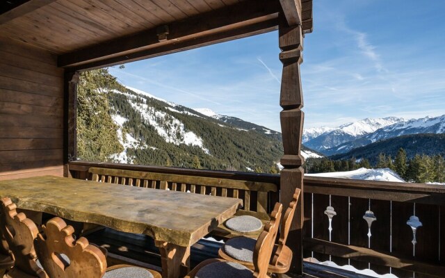 Gorgeous Chalet With Sauna in Konigsleiten