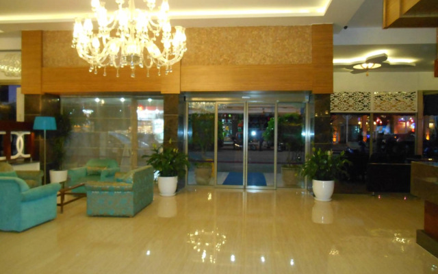 Parador Beach Hotel