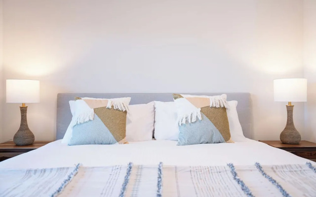 Drop In Condo by Revelstoke Vacations