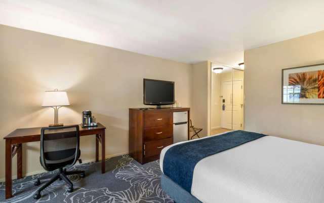 Best Western Plus Carpinteria Inn