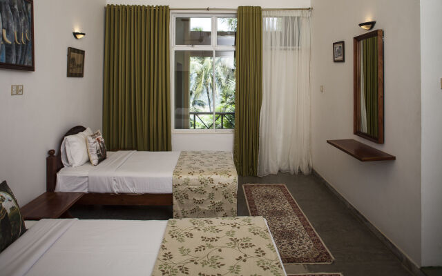 The Albatross, Kandy