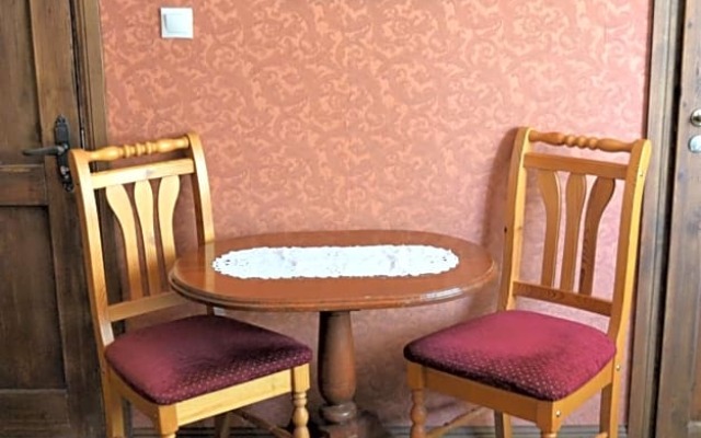 Kraavi Guest Hostel
