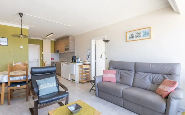 Nice Apartment With Shared Pool