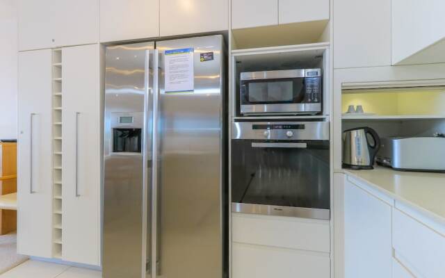 Azura Ocean View Holiday Apartment