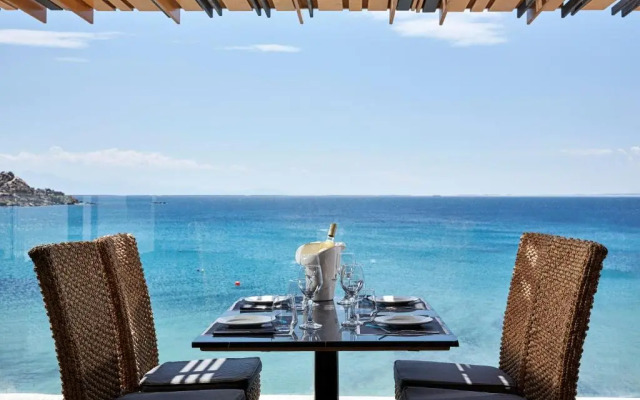 Kosmoplaz Beach Hotel