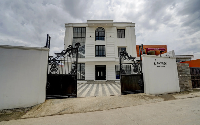 OYO 90164 La'rissa Residence