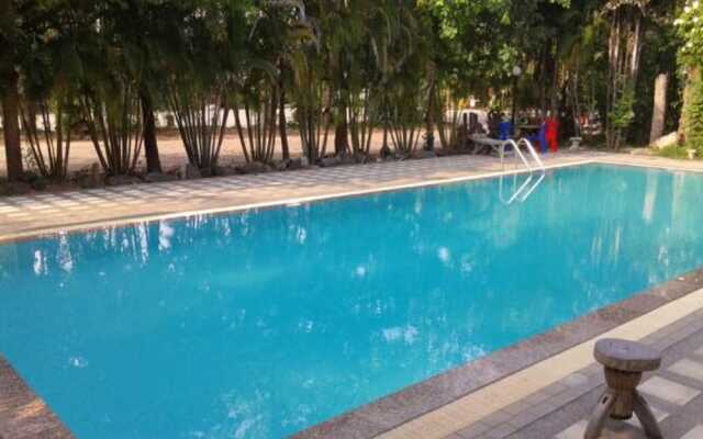 Thongpaeka Hotel