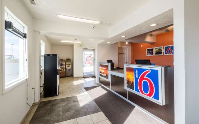 Motel 6 Indianapolis, IN - South