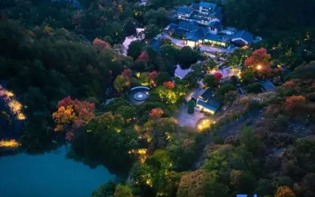 Xinchang Big Buddha Temple Fanyin Hotel