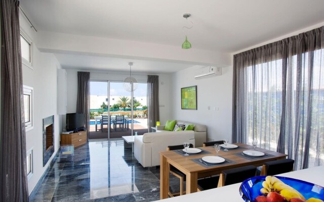 Paradise Cove Luxurious Beach Villas Turquoise 2 Bedroom Villa