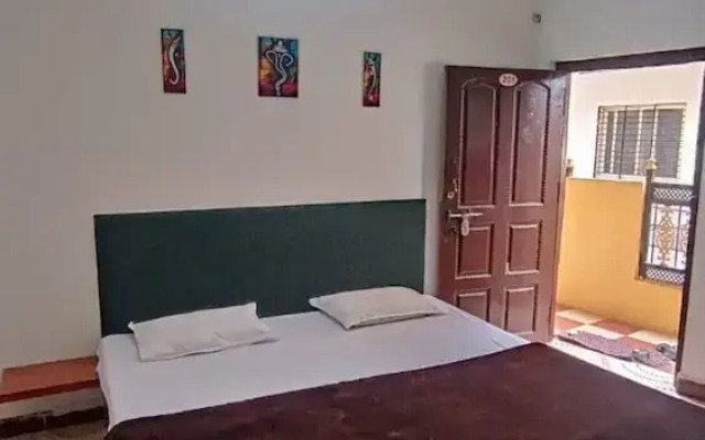 Goroomgo Shree Ram Kuti Homestay Ujjain
